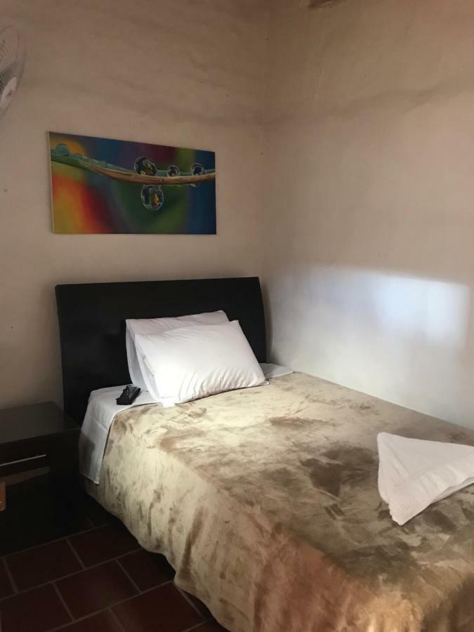 Hostal Rous San Gil Kültér fotó